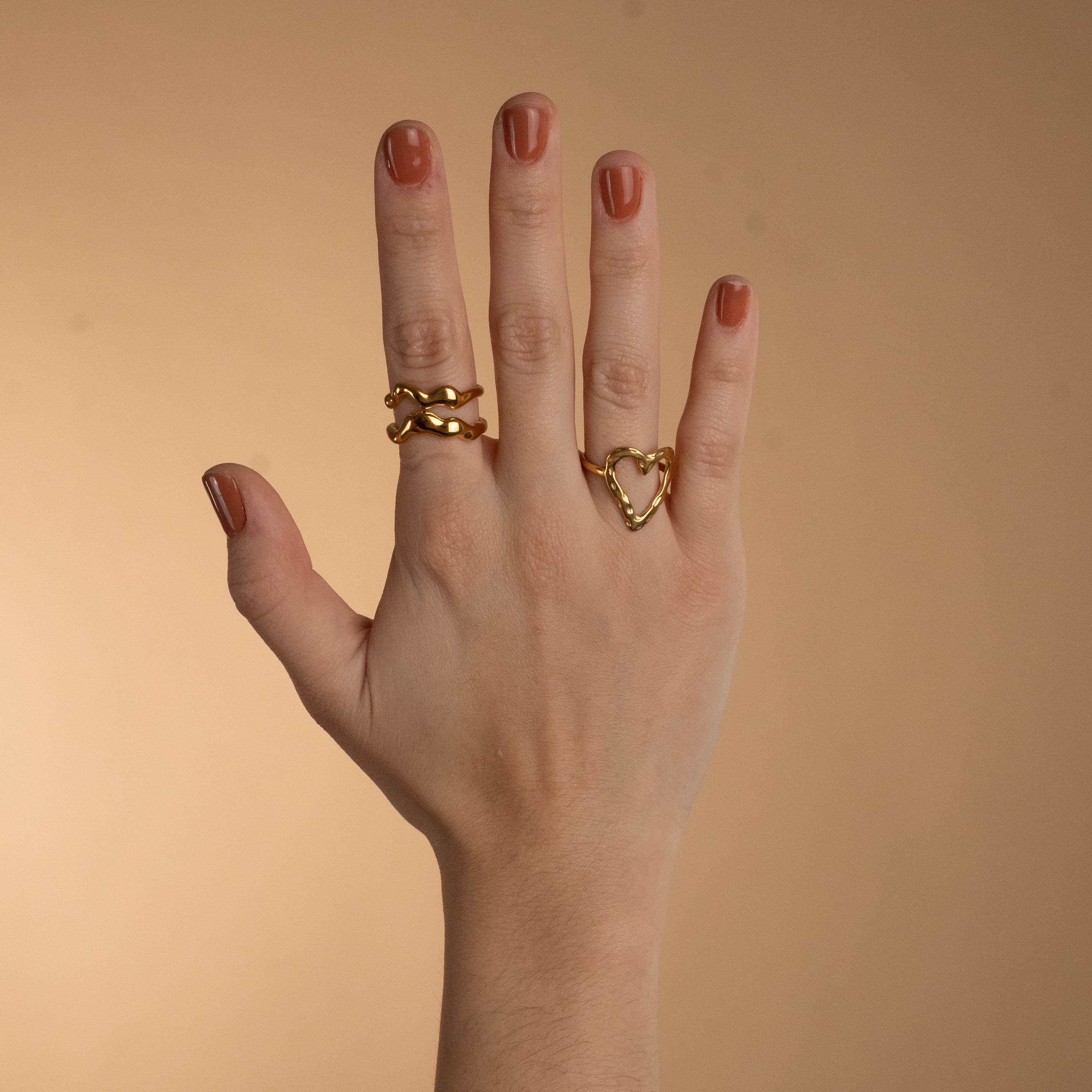 Anillo corazón contorno